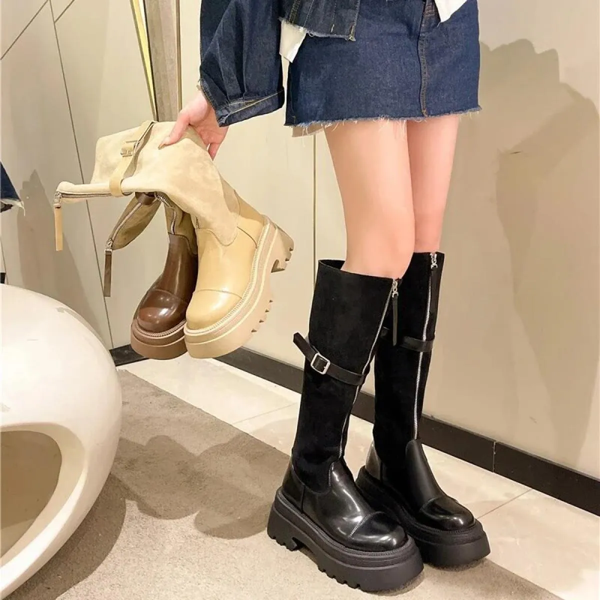 2024 Scarpe da donna di vendita calde invernali sopra il ginocchio stivali moderni punta tonda per adulti tacchi alti impiombati
