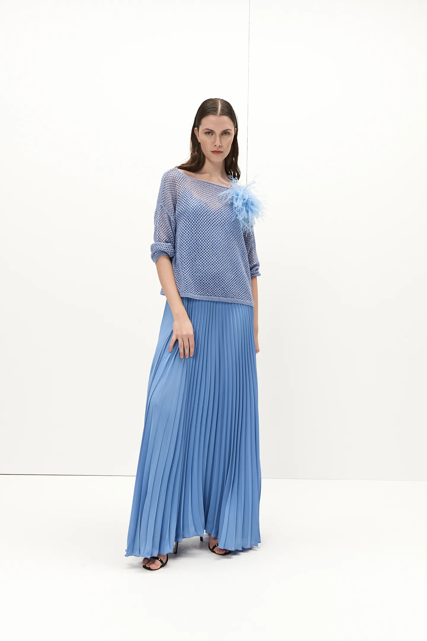 BOXY SWEATER BOAT NECKLINE CROP LUREX