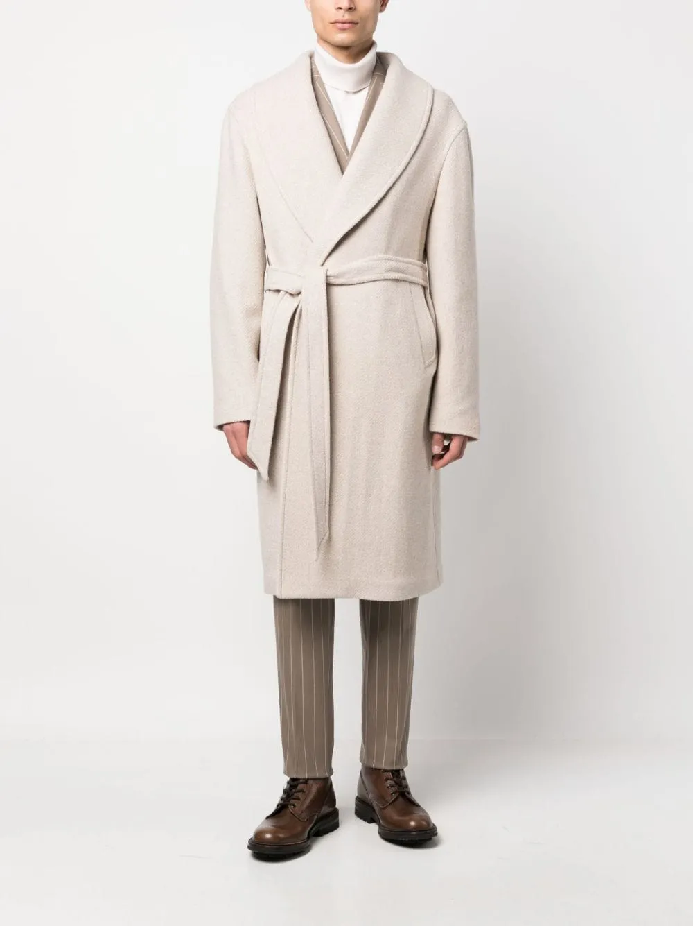 cappotto beige con cintura