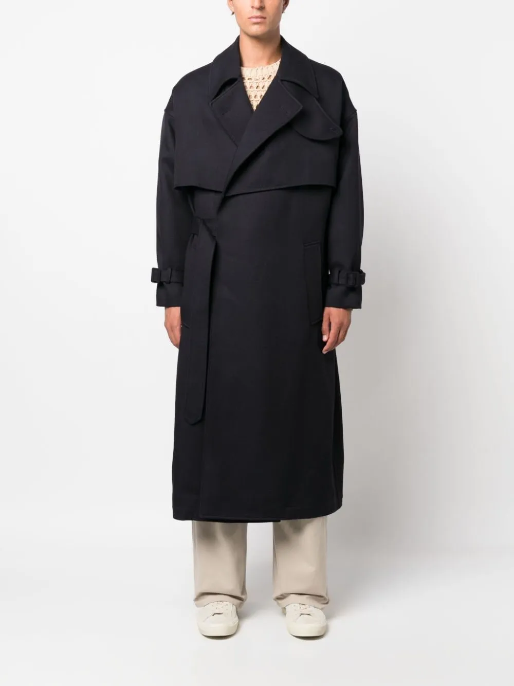cappotto blu modello trench