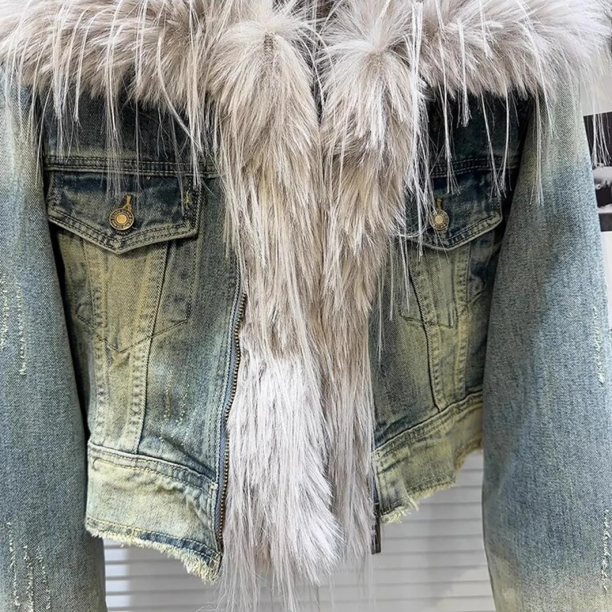 Giacca corta in denim con collo in pelliccia da donna, la più recente giacca invernale 2022 di High Street