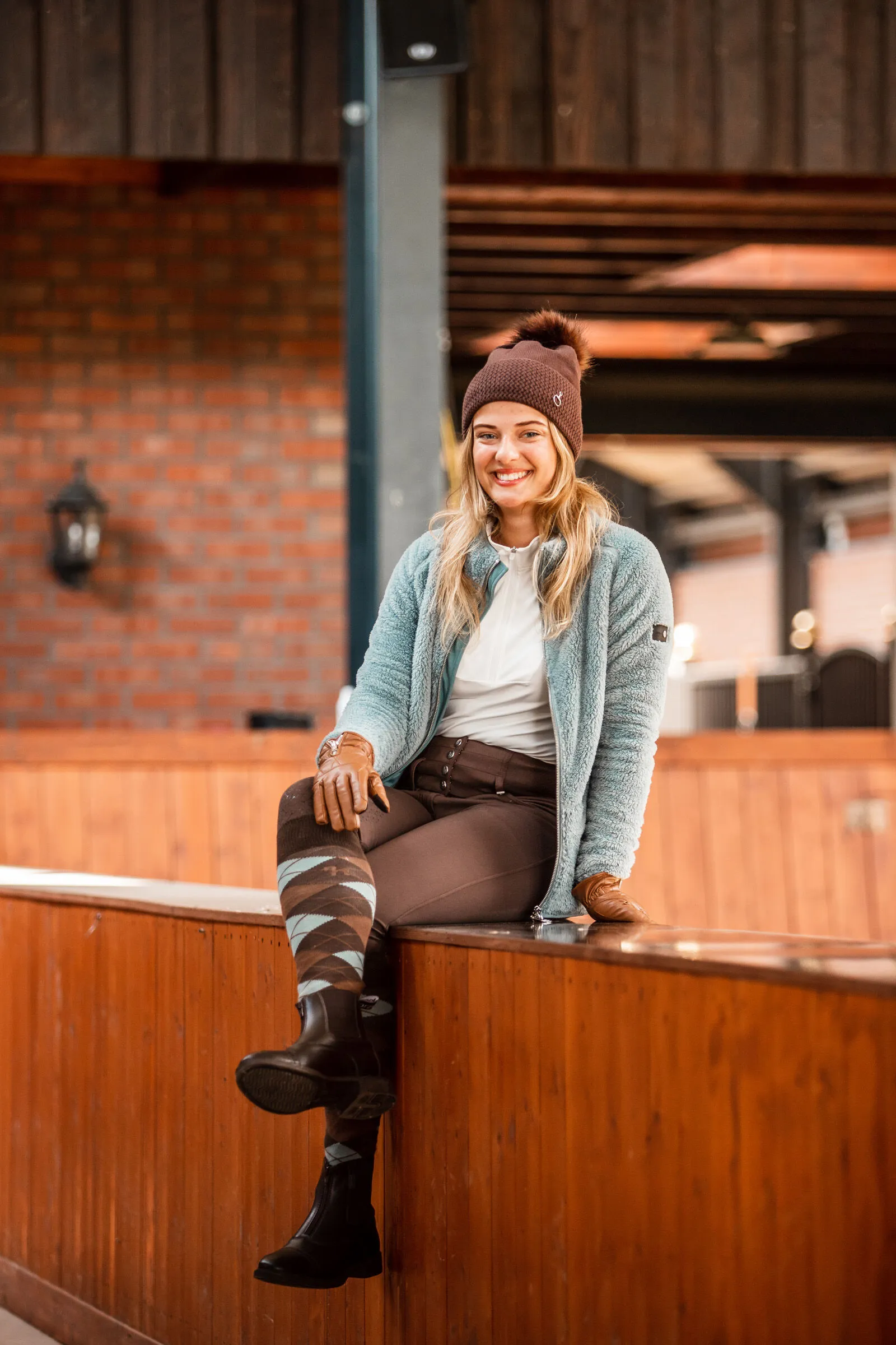 Horze Arya Cappello lavorato a maglia con pompon