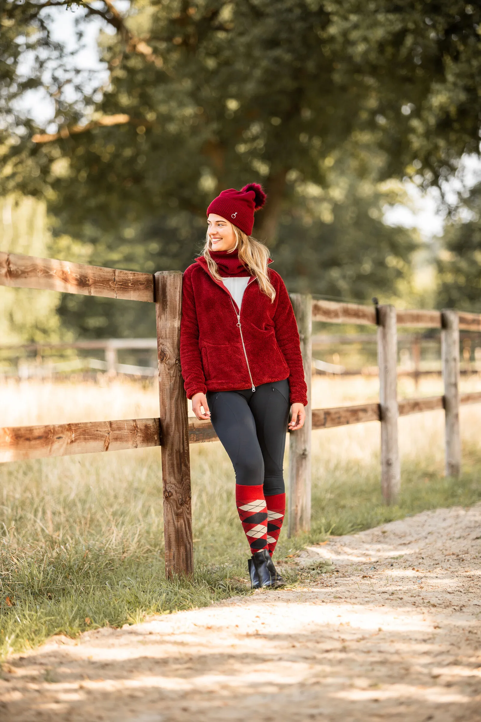 Horze Arya Cappello lavorato a maglia con pompon