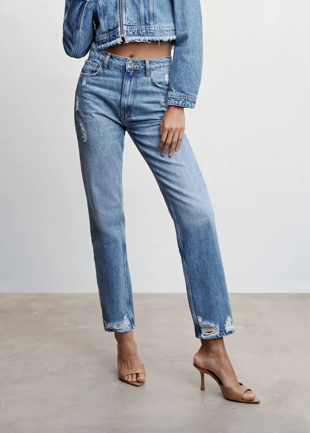 Jeans diritti vita alta strappa