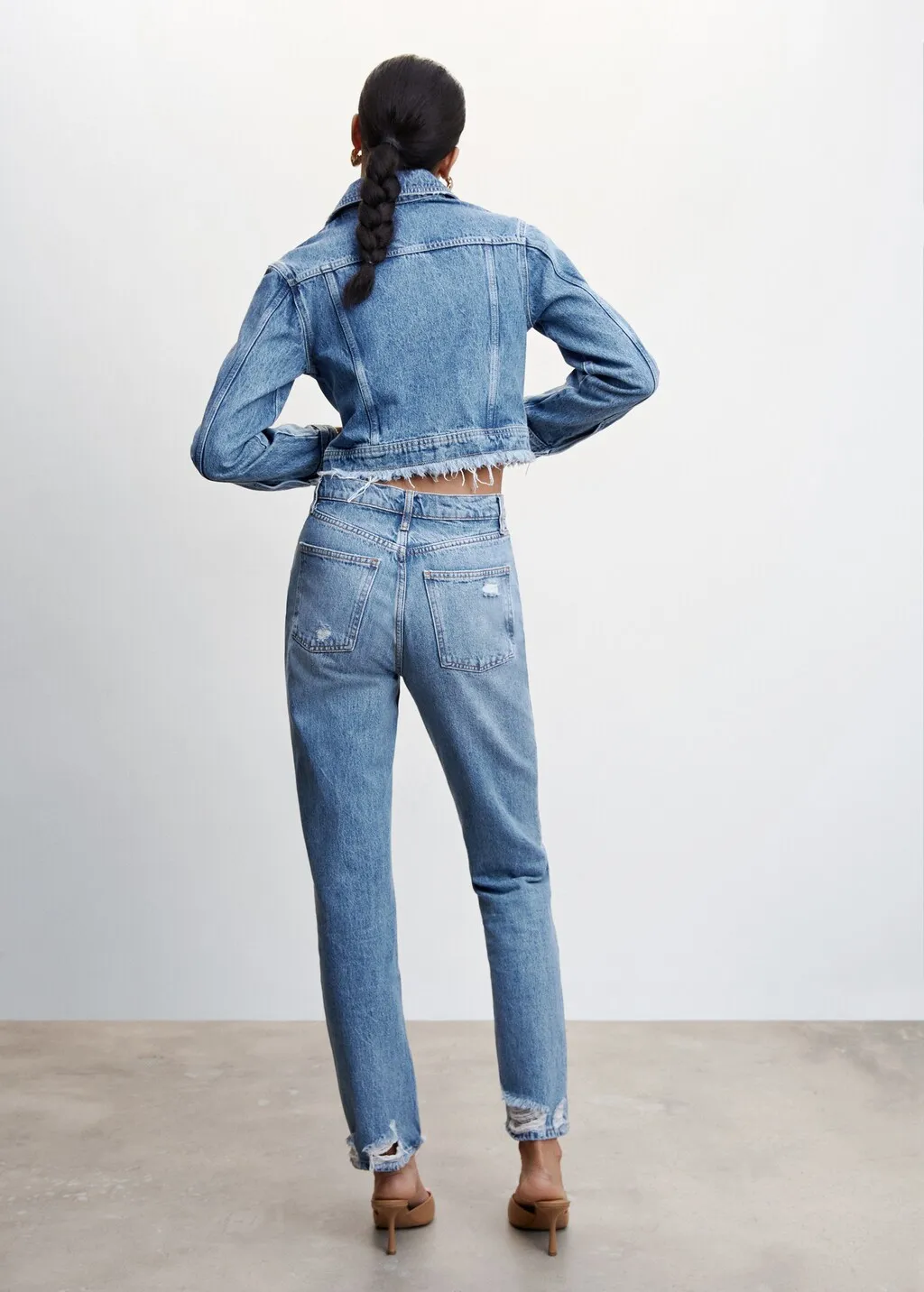 Jeans diritti vita alta strappa