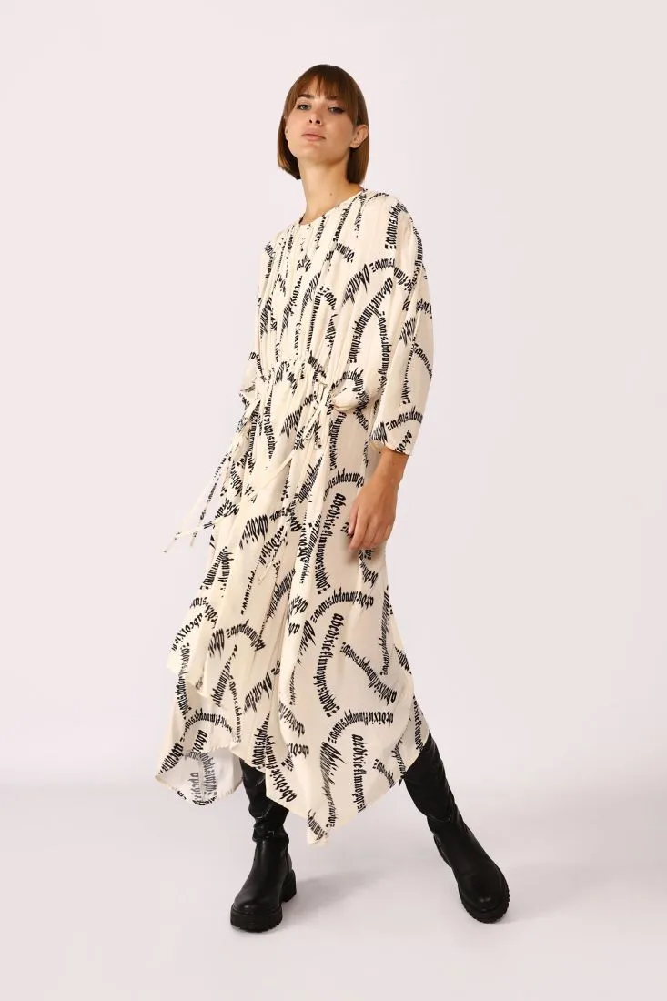  Long oversized dress with contrasting writing print    