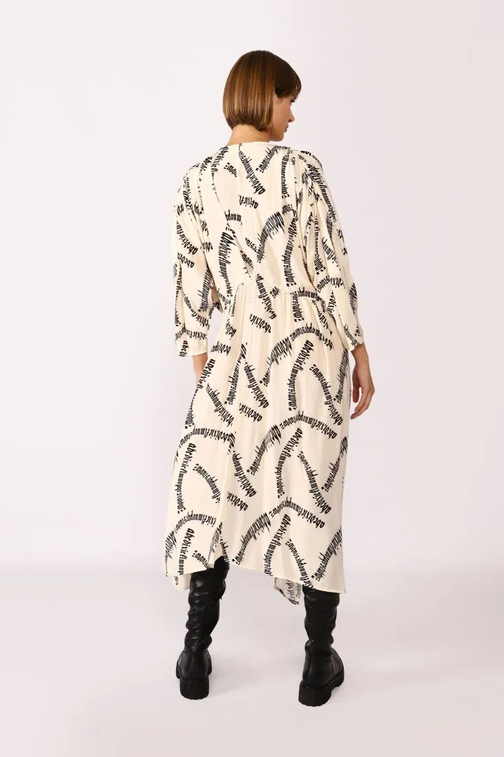  Long oversized dress with contrasting writing print    