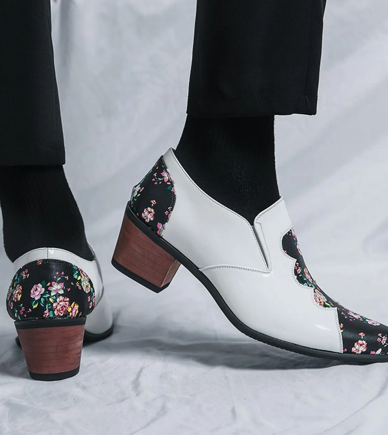 Nuovi uomini di moda Stivali eleganti a punta Scarpe con rialzo in altezza Tacchi alti da uomo Articoli di lusso per feste Banch
