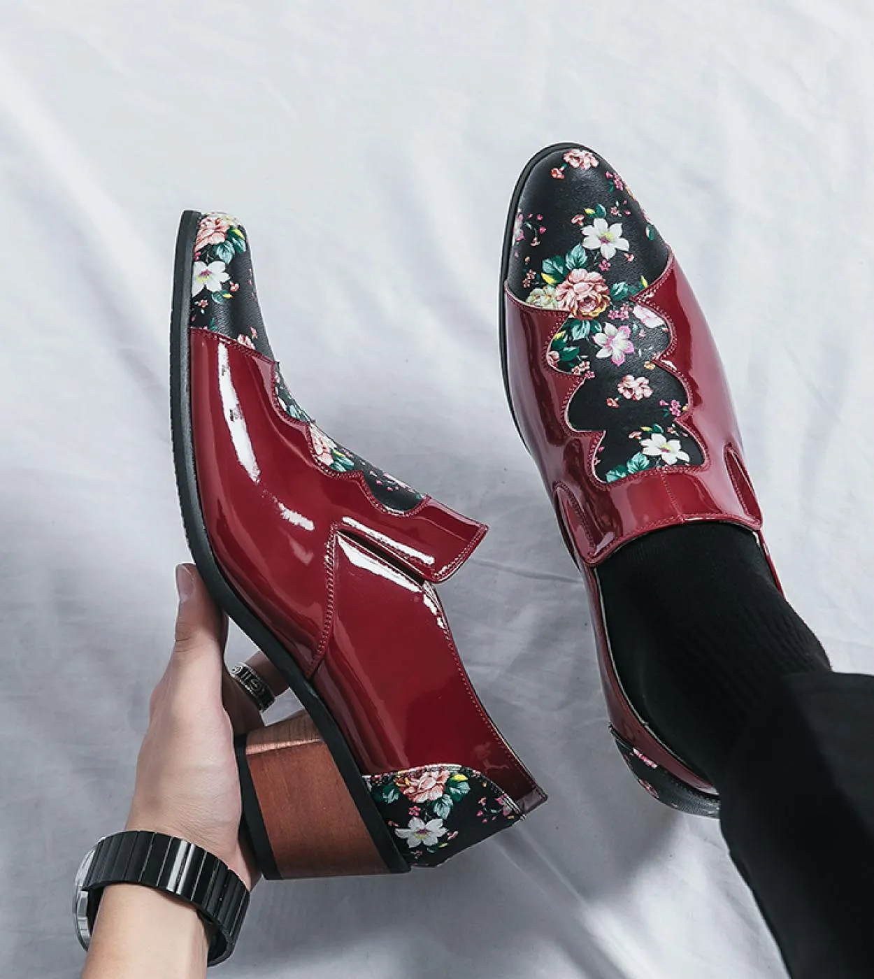 Nuovi uomini di moda Stivali eleganti a punta Scarpe con rialzo in altezza Tacchi alti da uomo Articoli di lusso per feste Banch