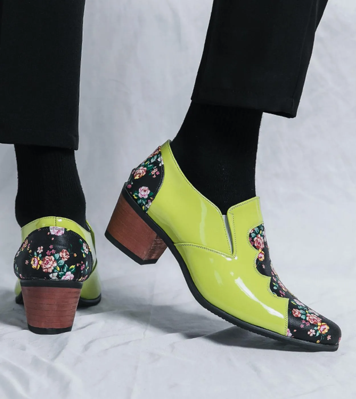 Nuovi uomini di moda Stivali eleganti a punta Scarpe con rialzo in altezza Tacchi alti da uomo Articoli di lusso per feste Banch