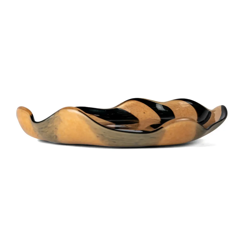 Piattino Curve nero-beige.jo{font-size:18px}M