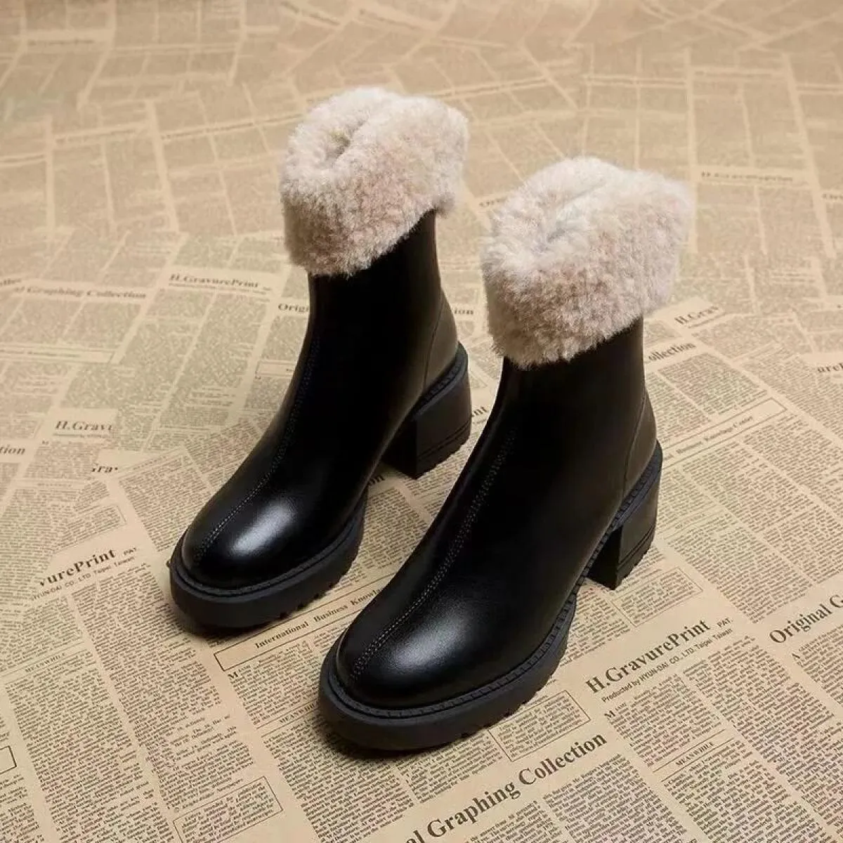 Pu Stivali a metà polpaccio moderni 2024 Scarpe tacco quadrato di marca per le donne Breve peluche Punta rotonda Tacco medio Tur