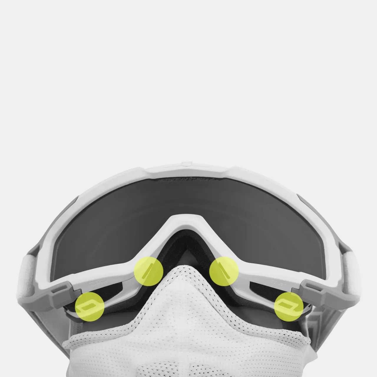 Revisione del sistema di occhiali militari Snowhawk: kit militare americano bianco con passamontagna