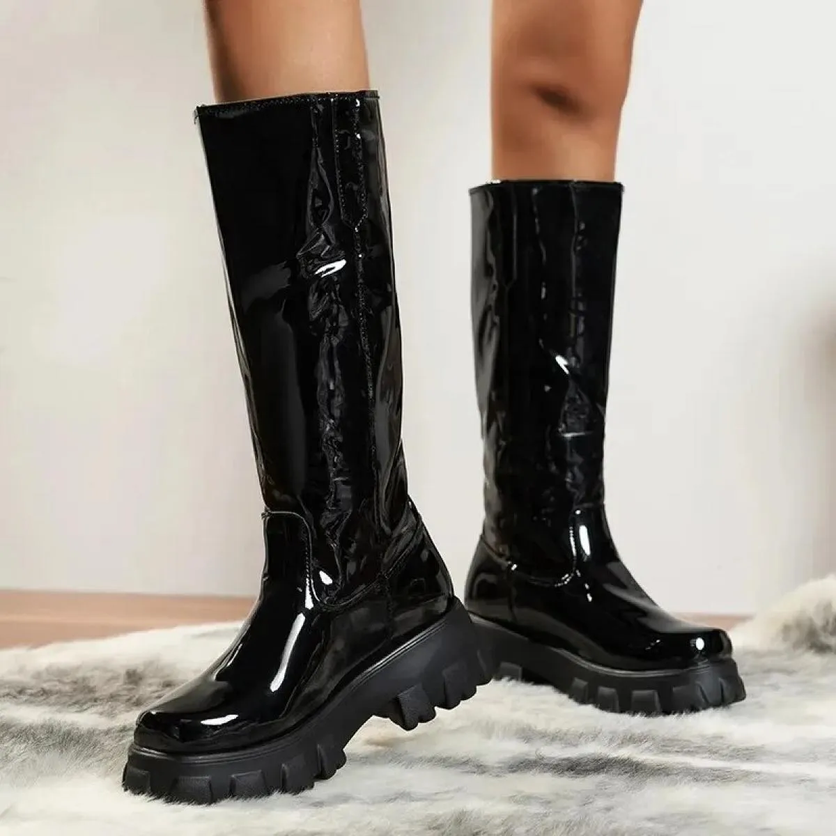 Scarpe da donna di nuova moda Stivali impermeabili Tinta unita di base Tacco quadrato in gomma grande Punta tonda Bottas in pell