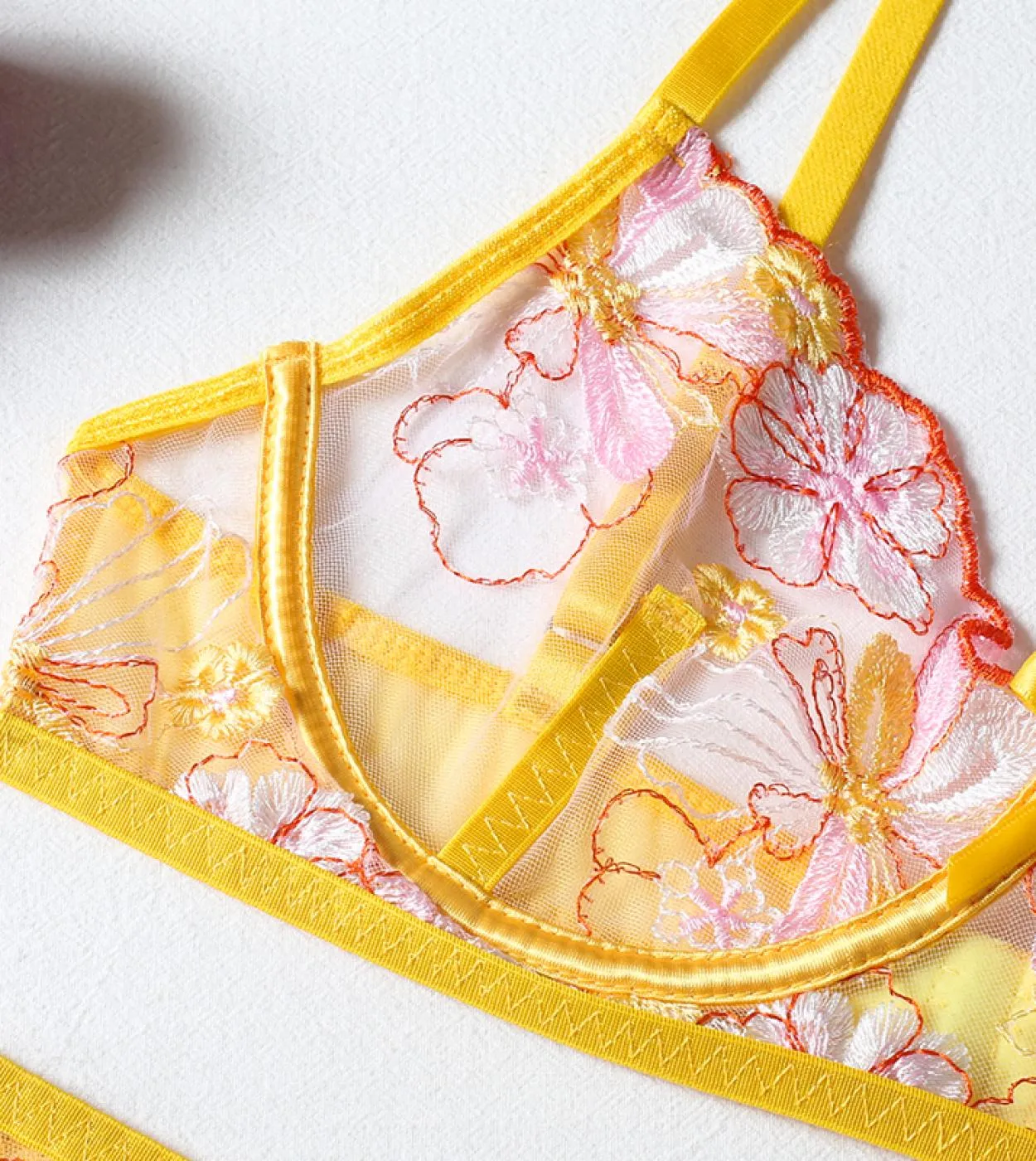 Set di biancheria intima con ricamo floreale giallo Donna Pizzo esotico 3 pezzi Intimo Lady Reggiseno push-up Grattugie Reggisen