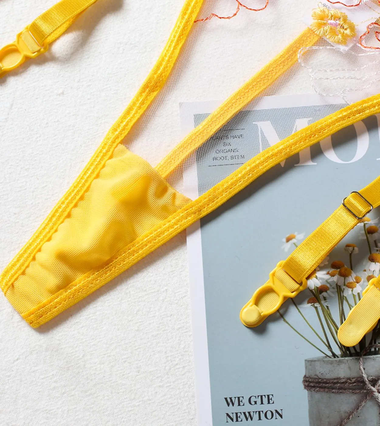Set di biancheria intima con ricamo floreale giallo Donna Pizzo esotico 3 pezzi Intimo Lady Reggiseno push-up Grattugie Reggisen