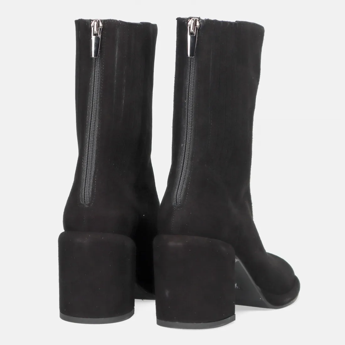Stivaletto Chantal nero in camoscio con tacco alto
