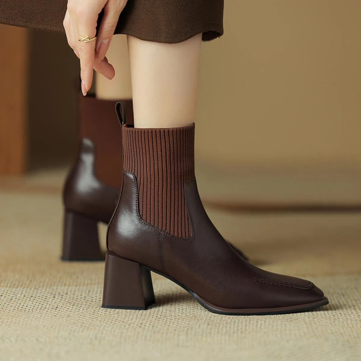 Stivali basic alla caviglia da donna con tacco alto spesso Autunno Inverno Vera pelle lavorata a maglia punta quadrata Scarpe da